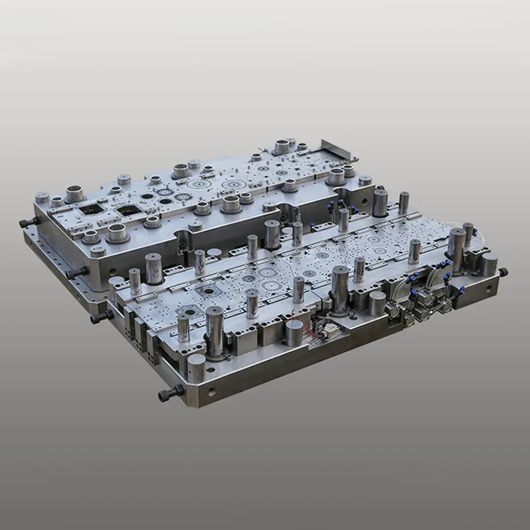 Stampo progressivo a doppia fila per compressore frigorifero